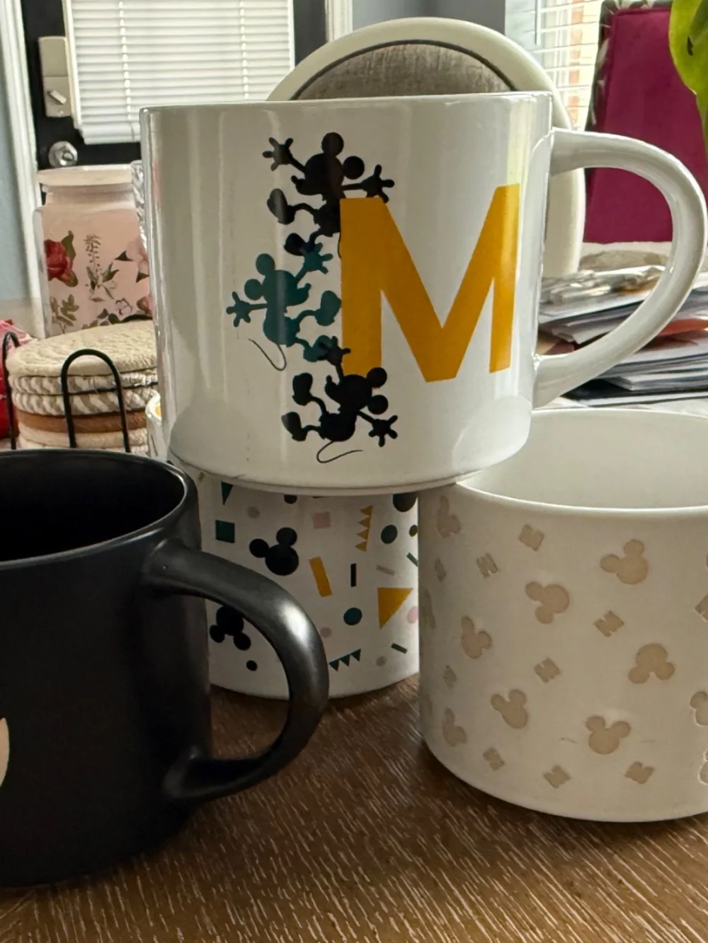 Disney by Zak! Coffee Mug Set – Set of 4 – Excellent Like New Condition
